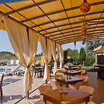 Ihotel Хотел 4*